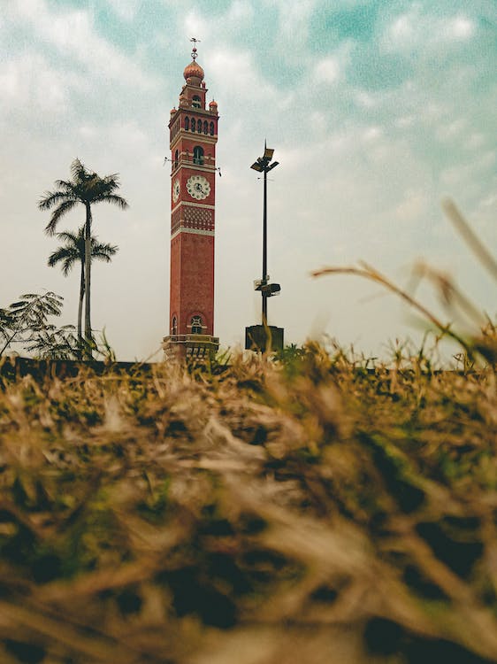 Clock Tower Lucknow Me Ghumne Layak Jagah Hai