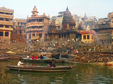Manikarnika Ghat Varanasi me ghumne ki best jagah hai
