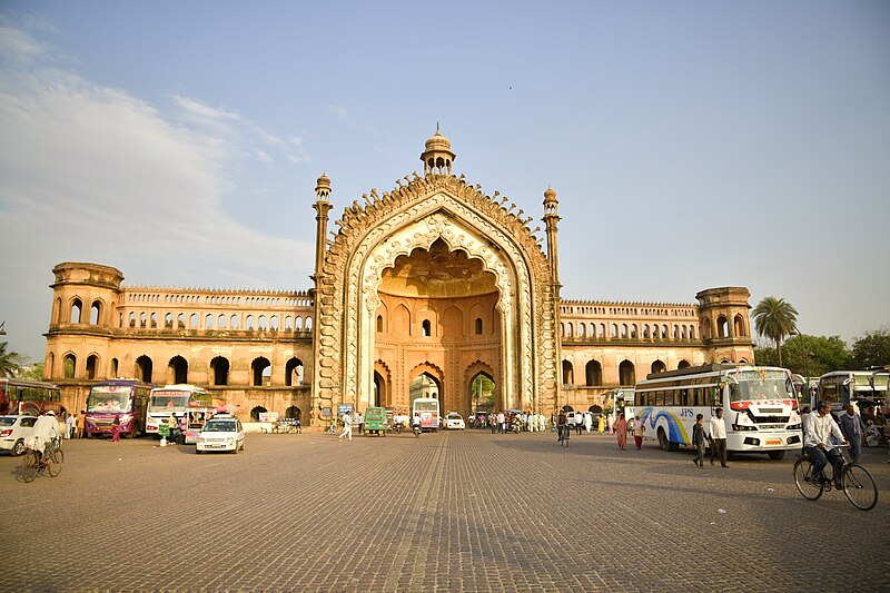 Rumi Darawaza, is one of the best tourist place in Lucknow