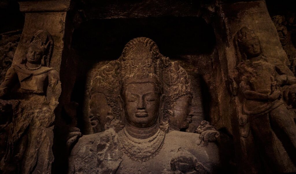 Elephanta Caves are the best tourist place in mumbai