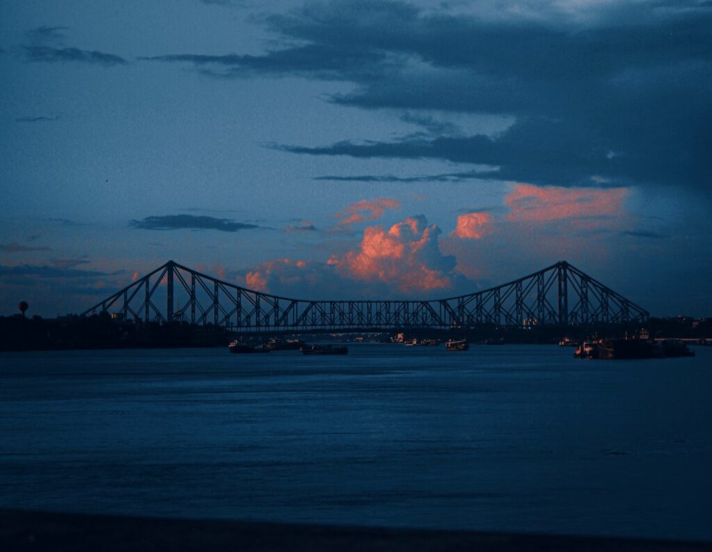 Howrah Bridge Kolkata me ghumne ki jagah