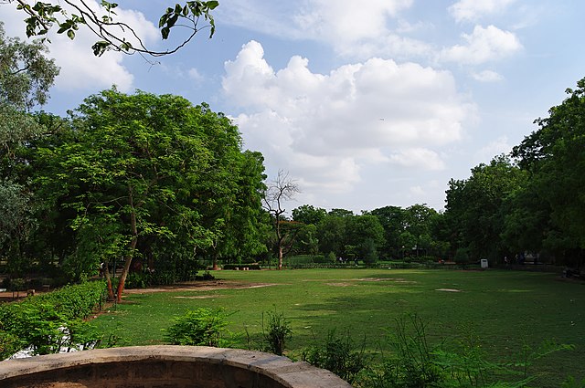 Law Garden Ahmedabad Me Ghumne Ki Jagah Hai