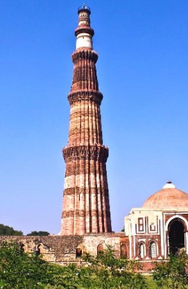 Kutub Minar Delhi Me Ghumne Ki Jagah Hai