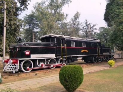 Naional Rail Museum is the best tourist place in Delhi
