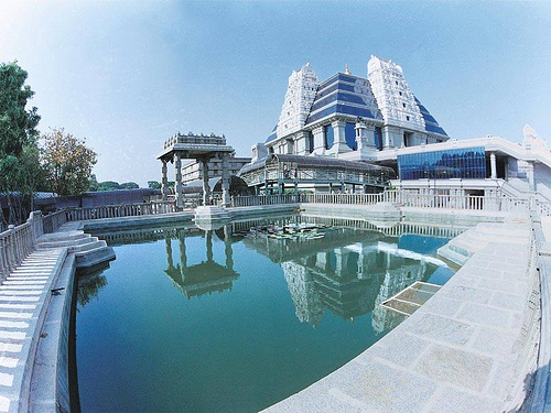 Iskcon Temple Bangalore ka prasidh teerth sthal hai