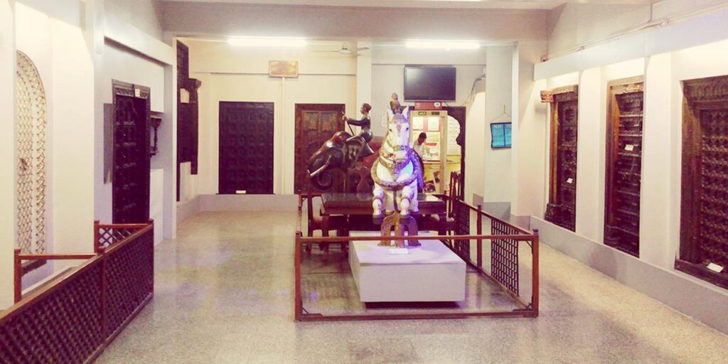 Raja Dinkar Kelkar Museum Pune me ghumne ki shandaar jagah hai