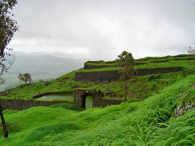 Rajgarh Fort is the best tourist place in Pune 